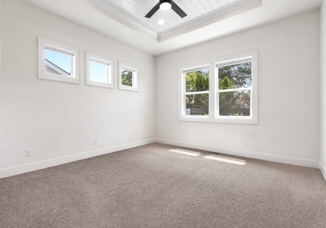 Building Photo - 207 W Wrangler St