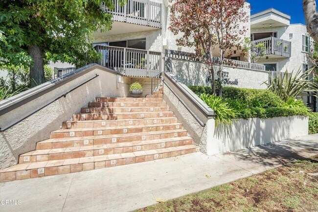 Building Photo - 8577 Rugby Dr