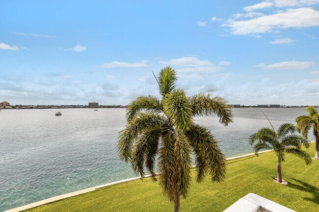 Building Photo - 1025 Sugar Sands Blvd
