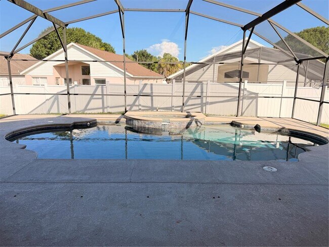Building Photo - 2604 Luiseno Way