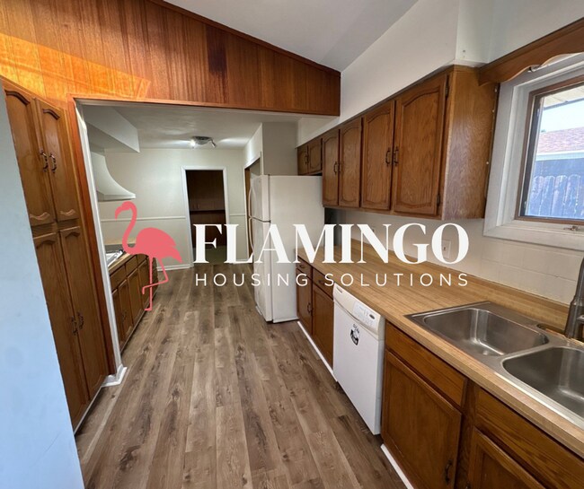 Building Photo - Spacious 3-Bedroom, 2-Bath Home Near Downtown Dayton!