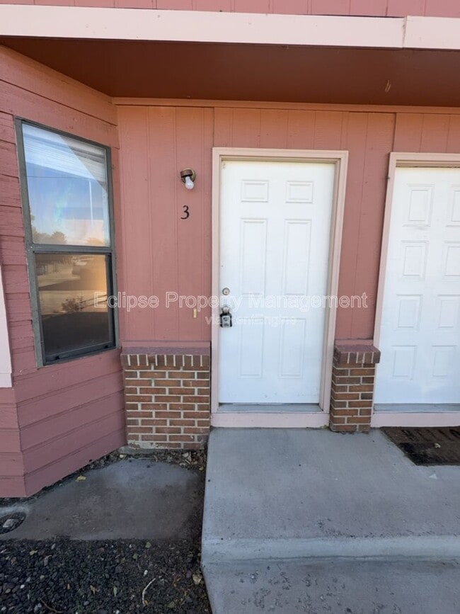 Building Photo - 3247 Main St