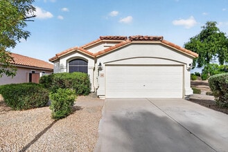 Building Photo - 2481 S Karen Dr