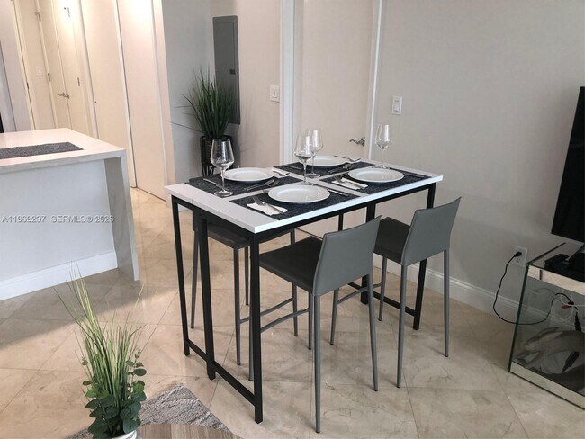 Building Photo - 3350 SW 27th Ave