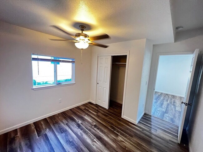 Building Photo - Charming 2 bedroom House