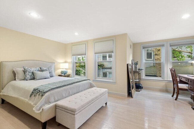 Building Photo - 49B Dana St