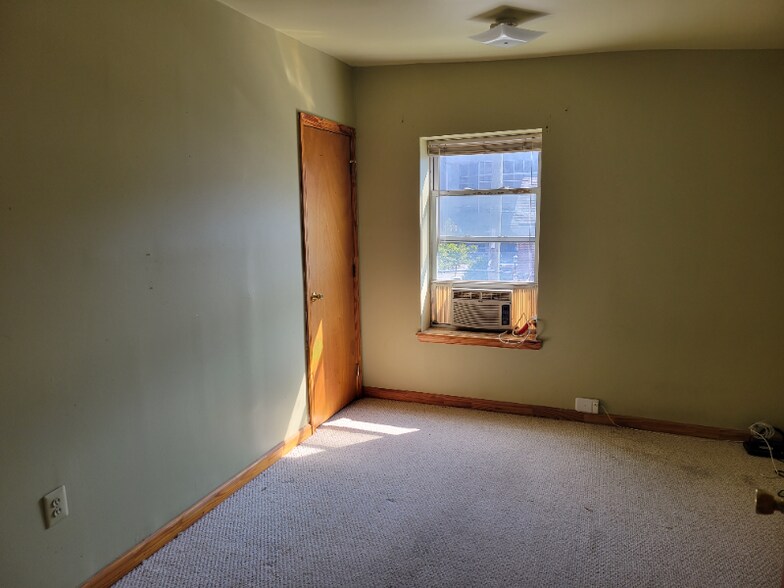 Building Photo - 552 N 17th St