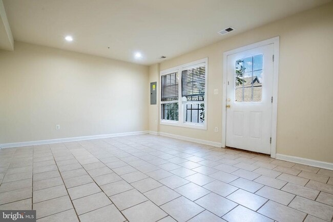 Building Photo - 3842 Sugarloaf Pkwy