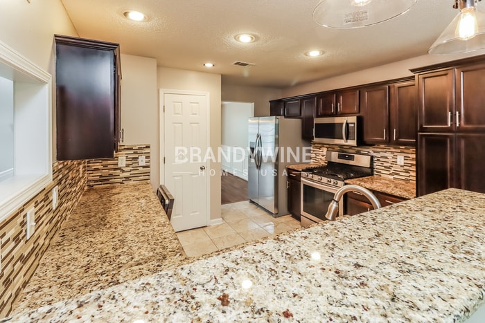 Building Photo - 924 Brisley Cir