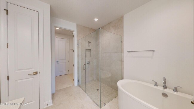 Building Photo - 156 Latham Dr