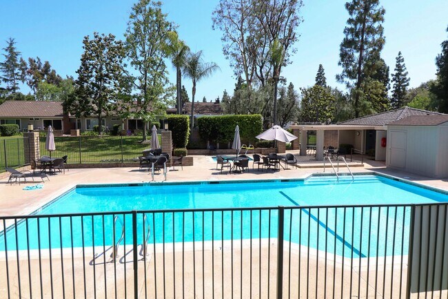 Building Photo - 1050 Pacifica Dr