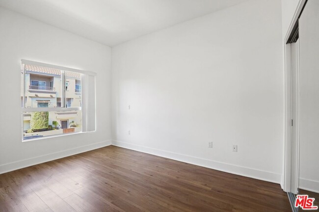 Building Photo - 5308 Sepulveda Blvd