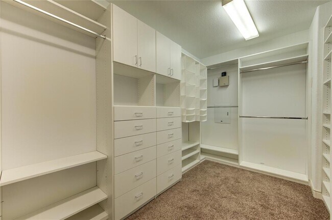 Building Photo - 23911 Milazzo Dr