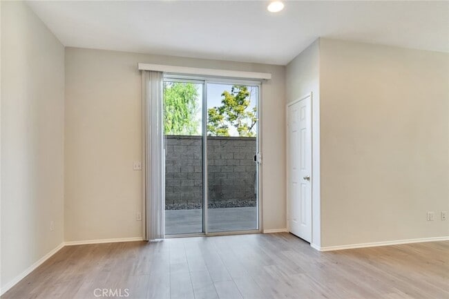 Building Photo - 4543 Riverscape Dr