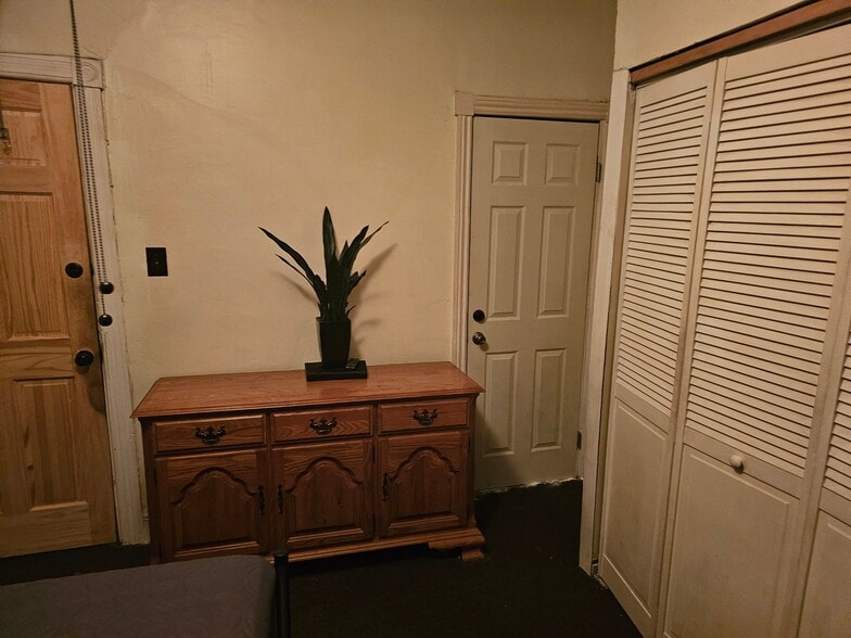 Building Photo - 4900 Aspen St