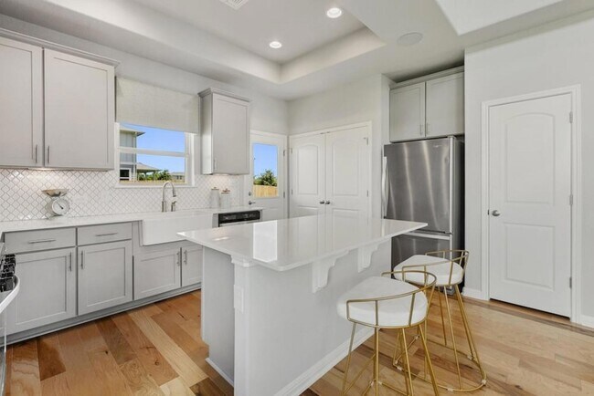 Building Photo - 10021 Dawn Pearl Dr