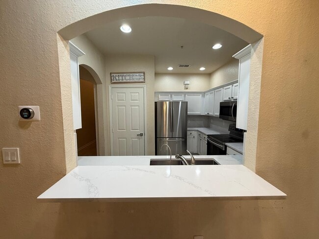 Building Photo - 3071 Ashland Ln N