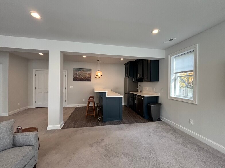 Building Photo - 9683 Parkland Meadow Lane