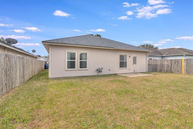 Building Photo - 6530 Bauer Dr