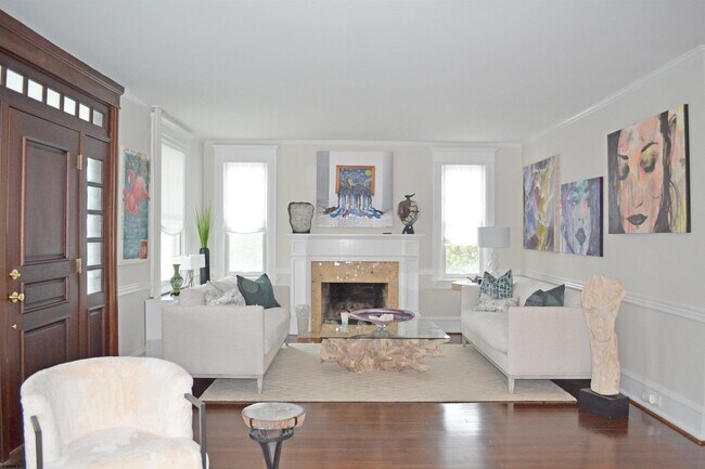 Building Photo - 16 S Somerset Ave