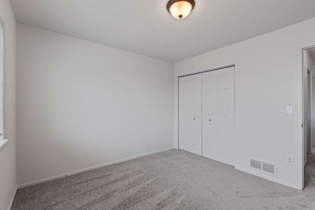 Building Photo - Spacious 4-Bedroom Home in North Fort Collins