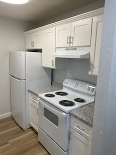 Building Photo - Whispering Oaks Apartment Homes Sealy