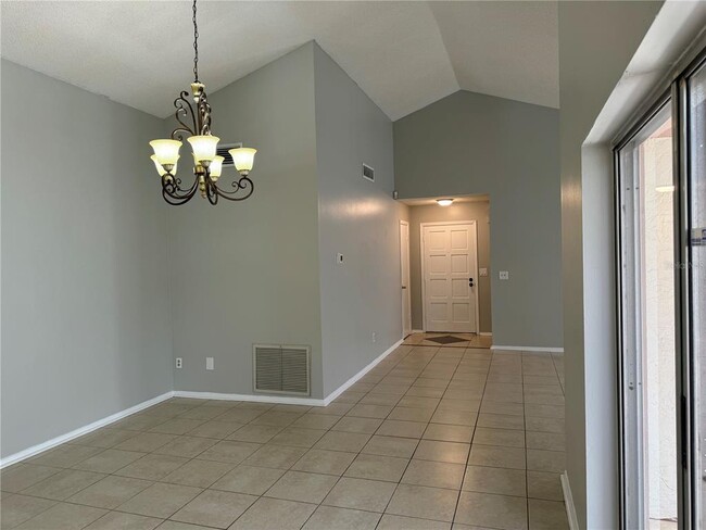 Building Photo - 5906 Birchwood Dr