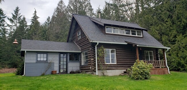 Primary Photo - 19215 Viking Ave NW