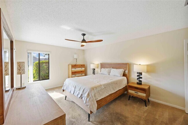 Building Photo - 5370 Myrtle Wood