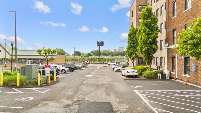 Building Photo - 881 Lafayette Blvd