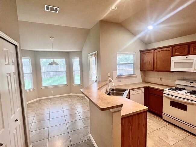 Building Photo - 2509 Elara Dr