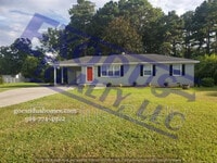 Building Photo - 3015 Wicker St