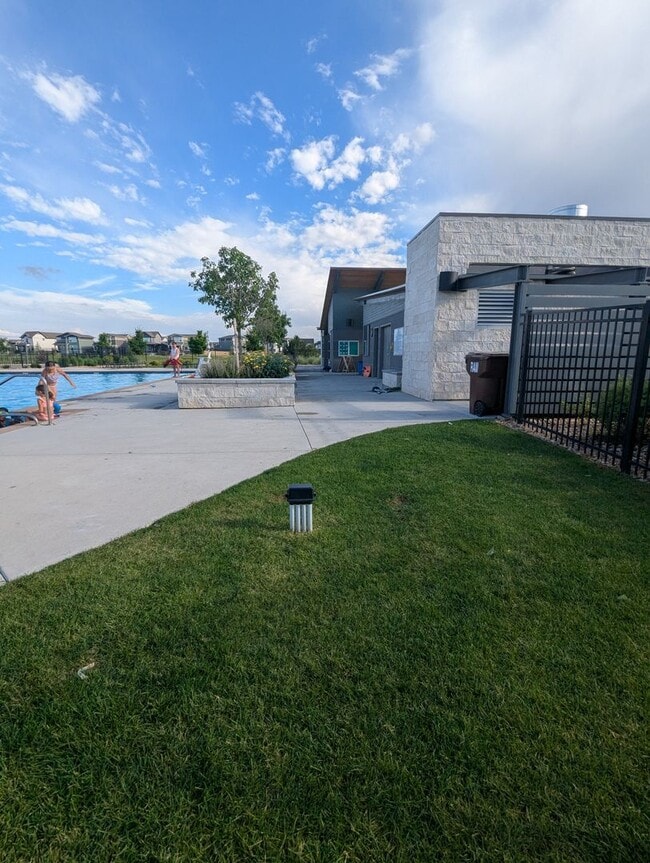 Building Photo - 6109 Zebulon Pl