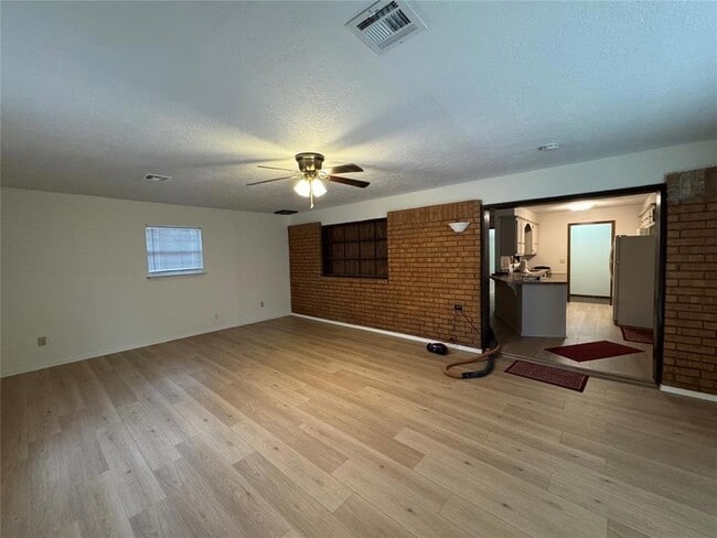 Building Photo - 4765 Spiva Dr