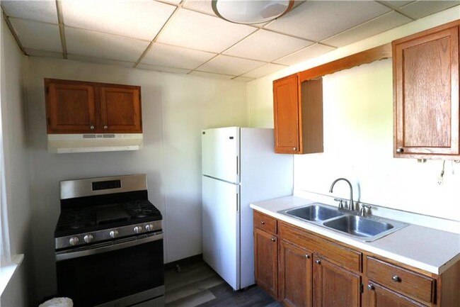 Building Photo - 1423 Hillsdale Ave