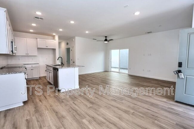 Building Photo - 4256 Aura Way