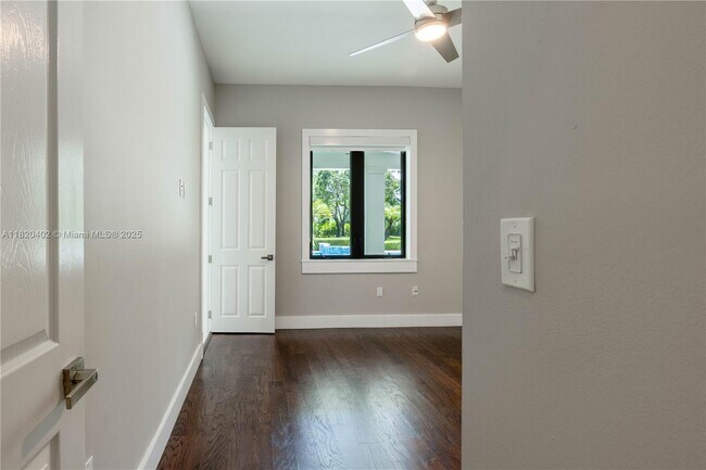 Building Photo - 6090 SW 116th St