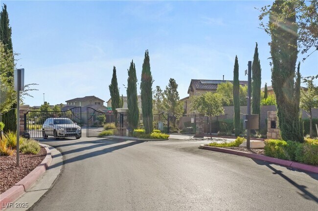 Building Photo - 12243 Loggeta Way