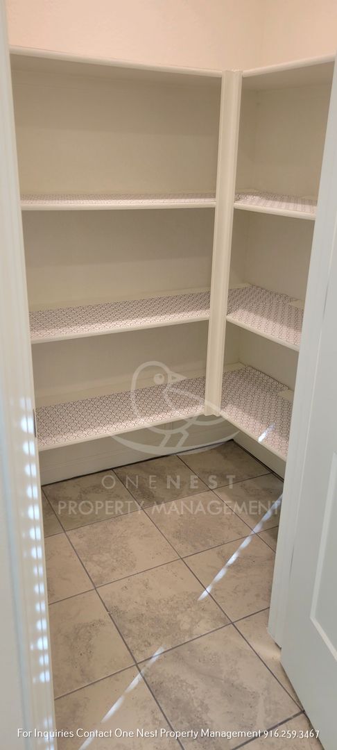 Building Photo - Gorgeous 4 bedroom 3 bath Rocklin Home