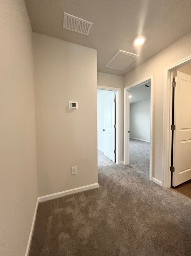 Building Photo - 7 Twiggs Ln