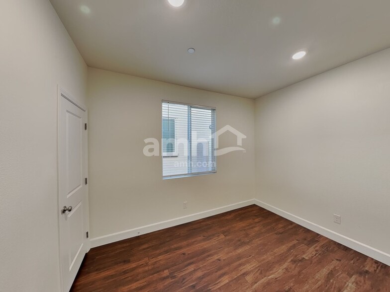 Building Photo - 126 Island Plumeria Ln
