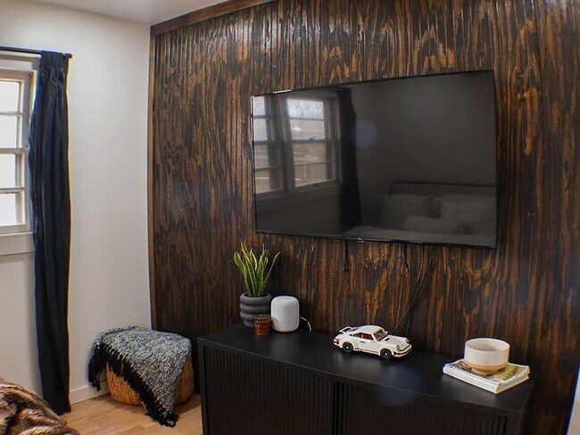 Building Photo - Sit Back, Relax. Your New home Awaits.