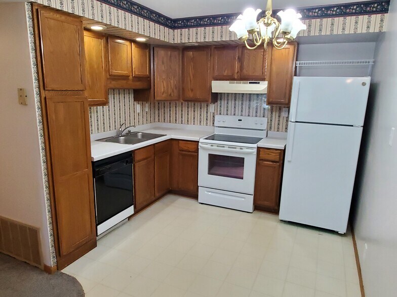 Building Photo - 2310 Radtke Ave