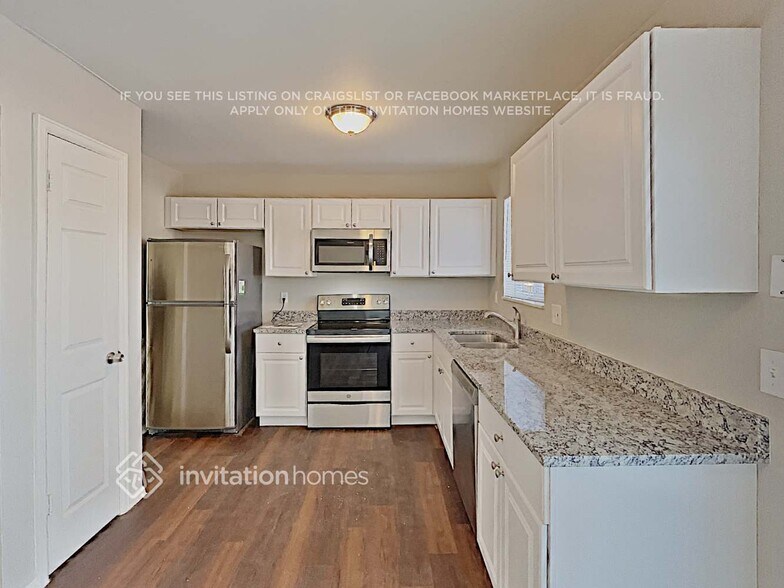 Building Photo - 1656 Cottonwood St