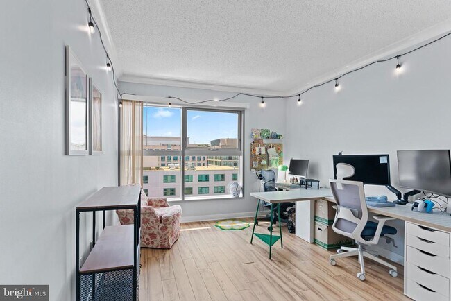 Building Photo - 777 7th St NW