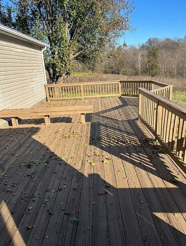 Building Photo - Charming Country Living