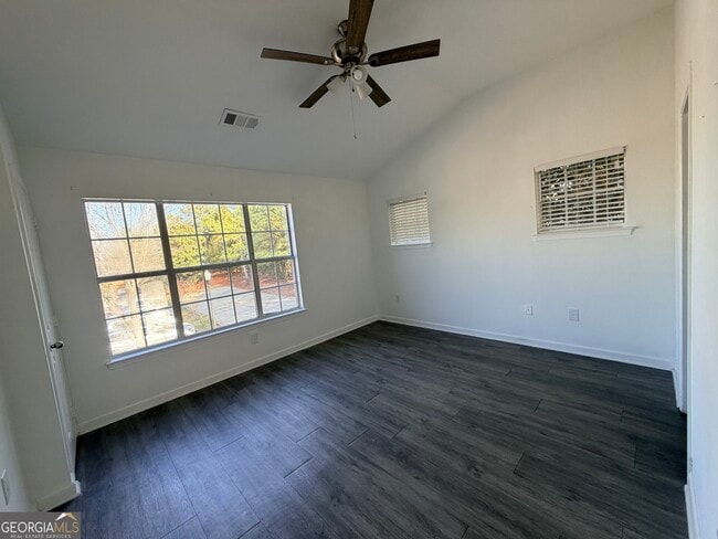 Building Photo - 379 Pine Hill Pl