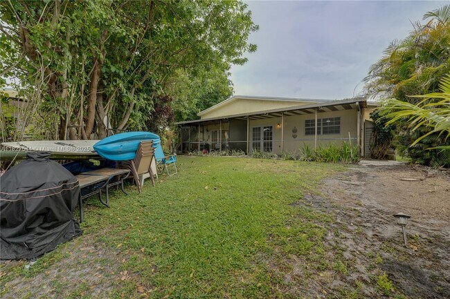 Building Photo - 2403 SW 58th Manor
