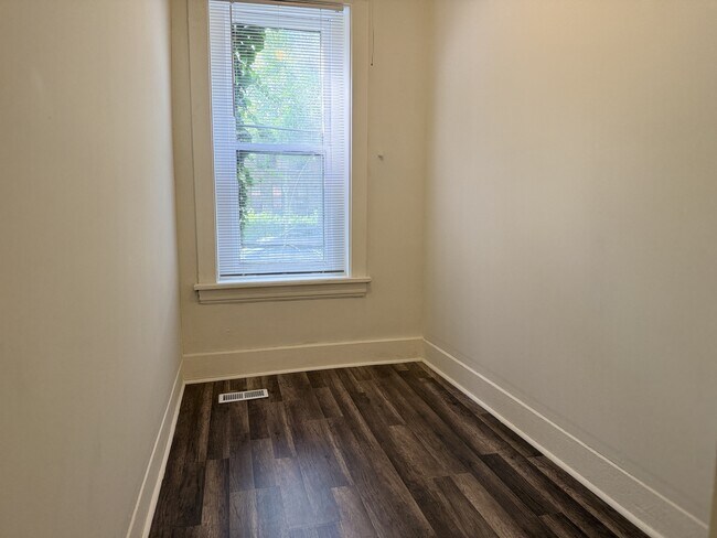 Building Photo - 11335 S Langley Ave