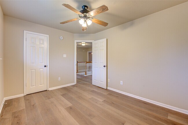 Building Photo - 138 W New Meadows Dr